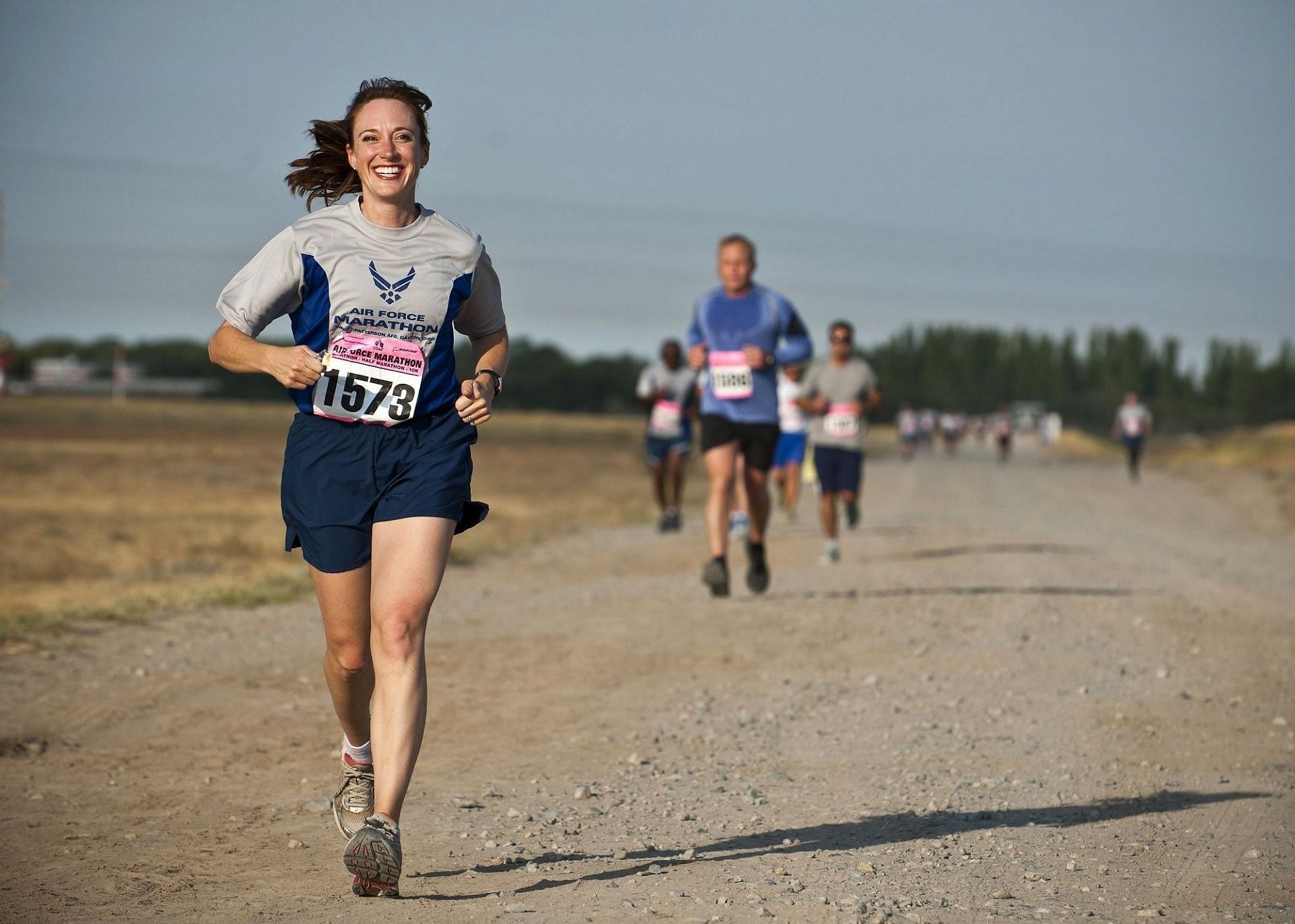 Balance exercises can help runners hone their form and speed (Image via Pexels/Pixabay)